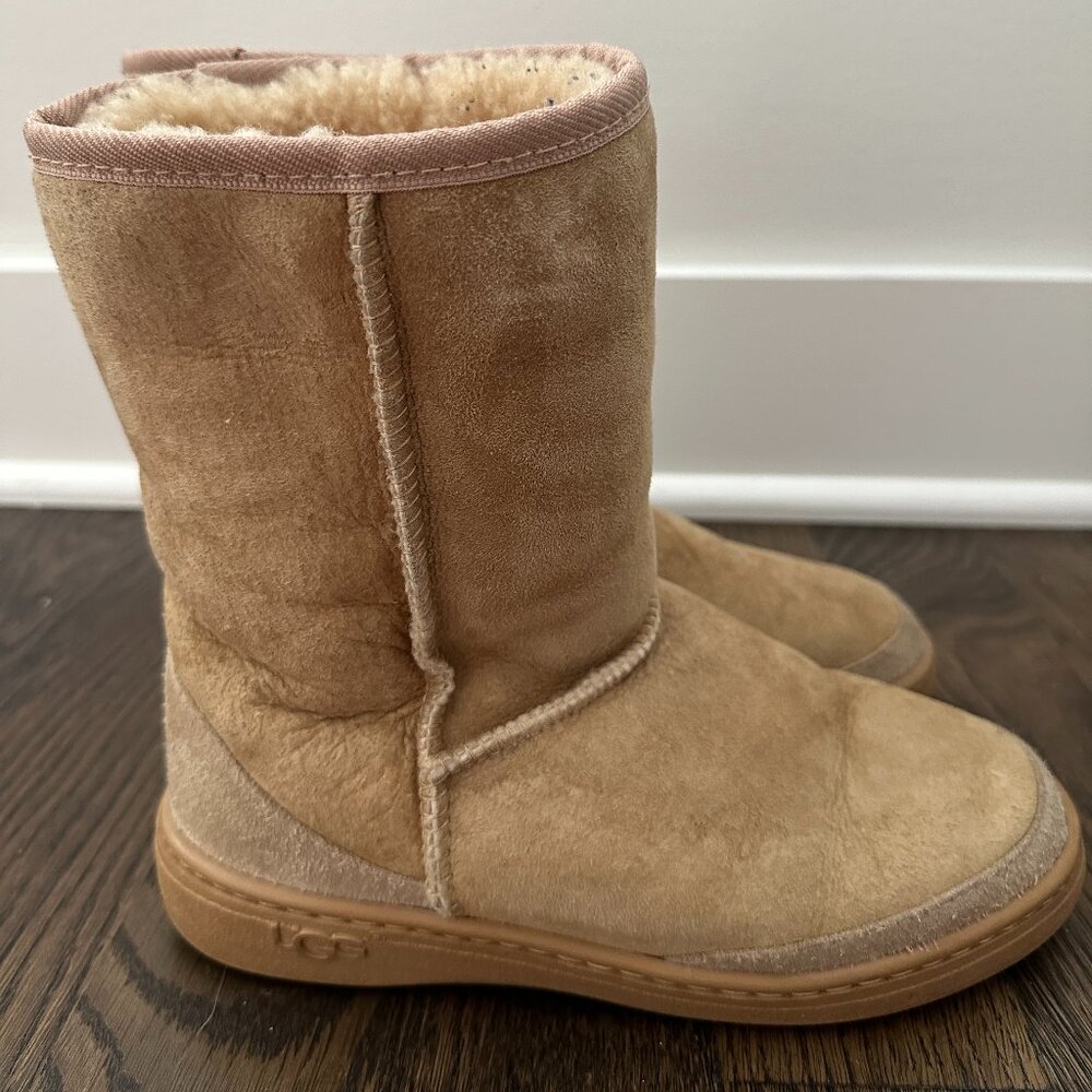 Vintage UGG Australia Classic Short Boots | Sand | Women's 7